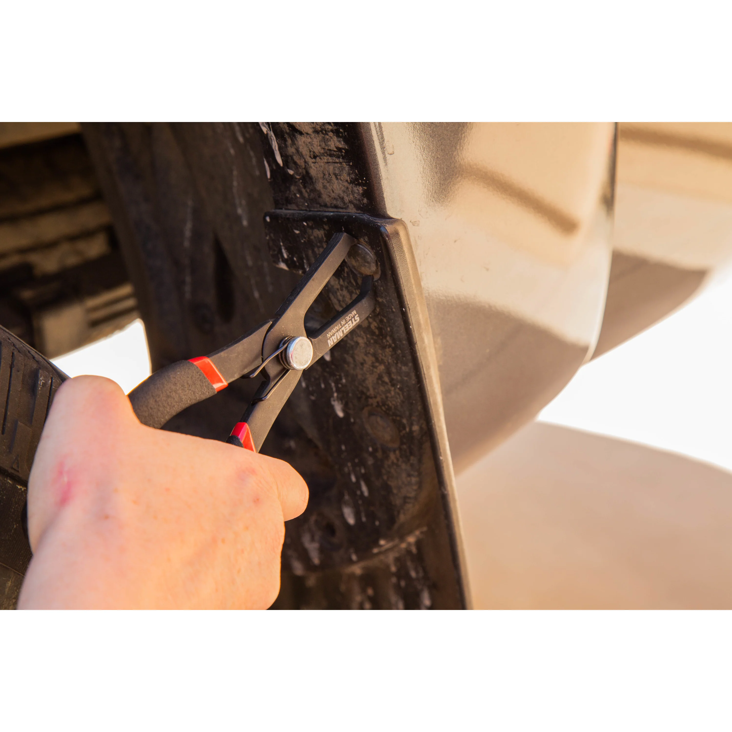 30-Degree Offset Push Pin and Trim Anchor Pliers - Image 9