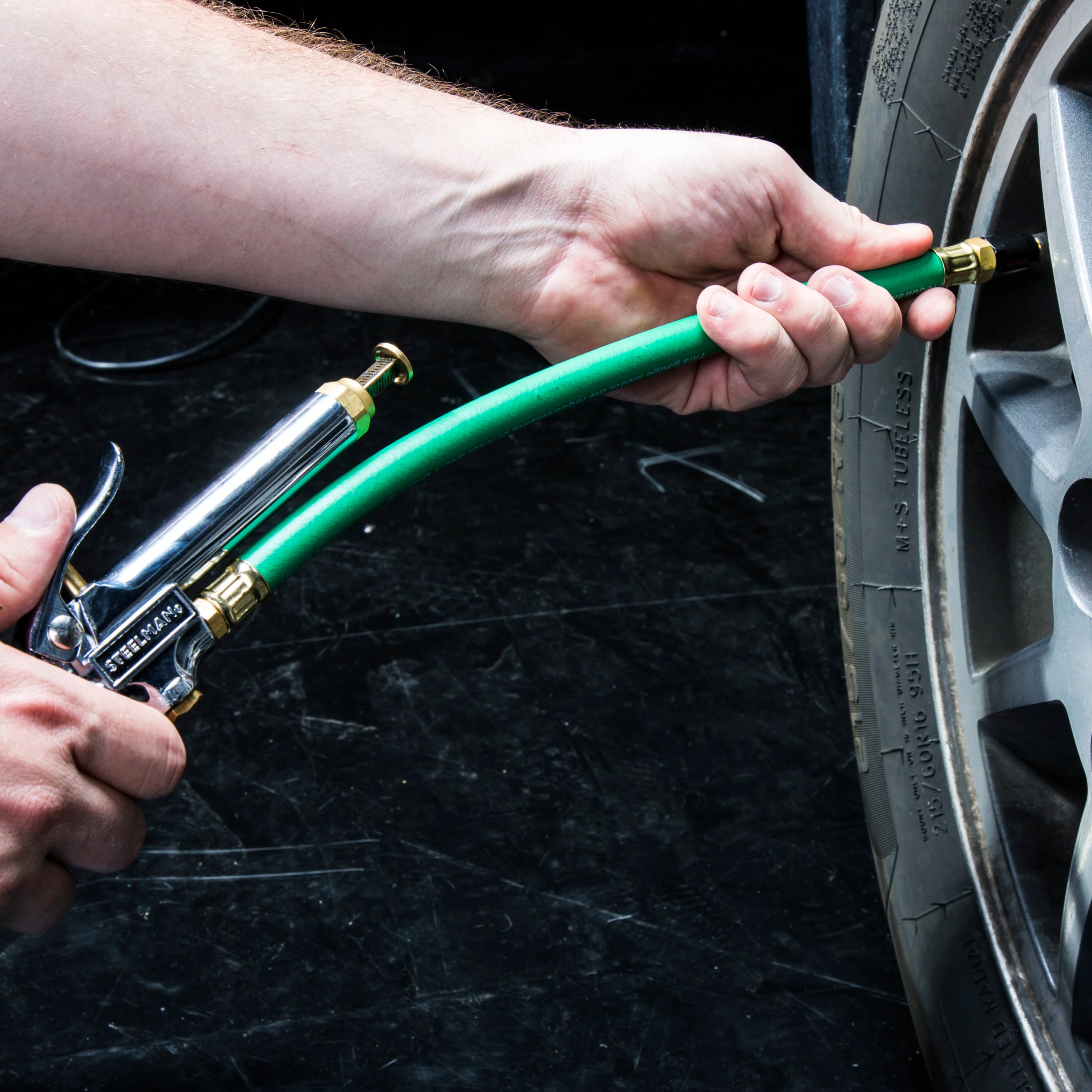 Straight Chuck Tire Inflator with Built-In Gauge and Green 12-Inch Hose - Image 6